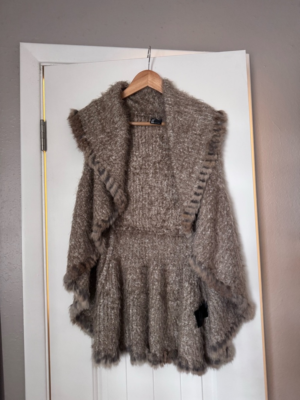 Nordstrom Love Token Knit Vest with Genuine Rabbit Fur Trim